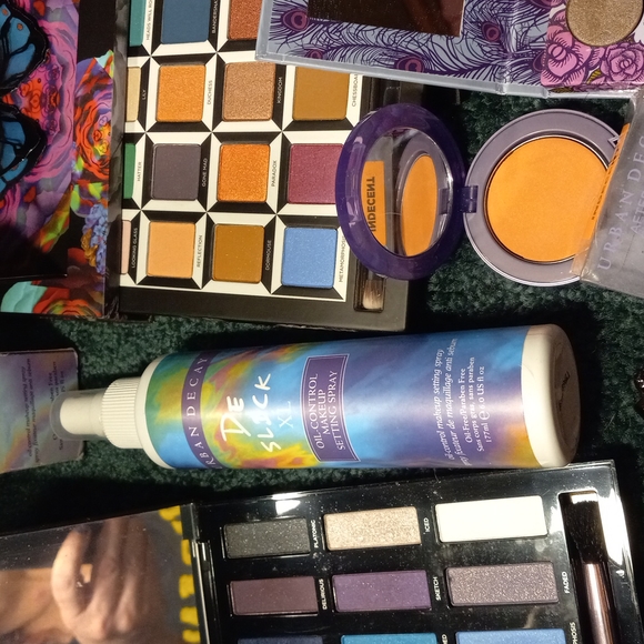THE ULTIMATE URBAN DECAY BUNDLE OF PERFECTION!!! SEVEN EYESHADOW PALETTE ALONE!! - Picture 9 of 15